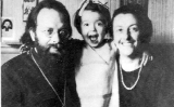 Отец Дмитрий Клепинин, его жена Тамара и их дочь Елена. Париж, 1940