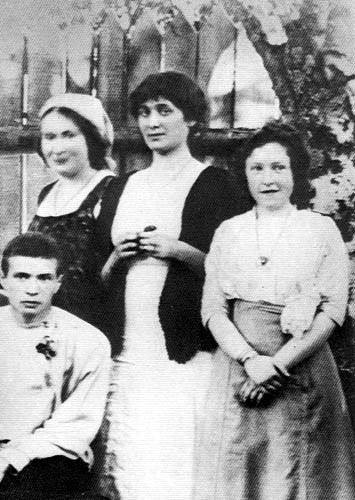 В имении Гумилевых Слепневе. 1912 г.