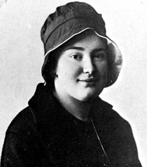 Е. Ю. Кузьмина-Караваева. Начало 1910-х г.г.